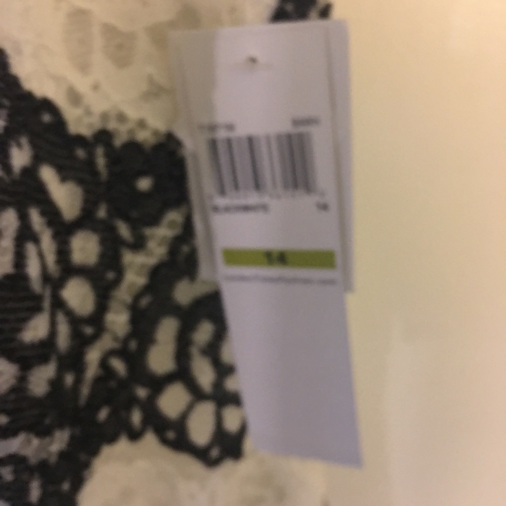 Dress - Picture 3 of 11